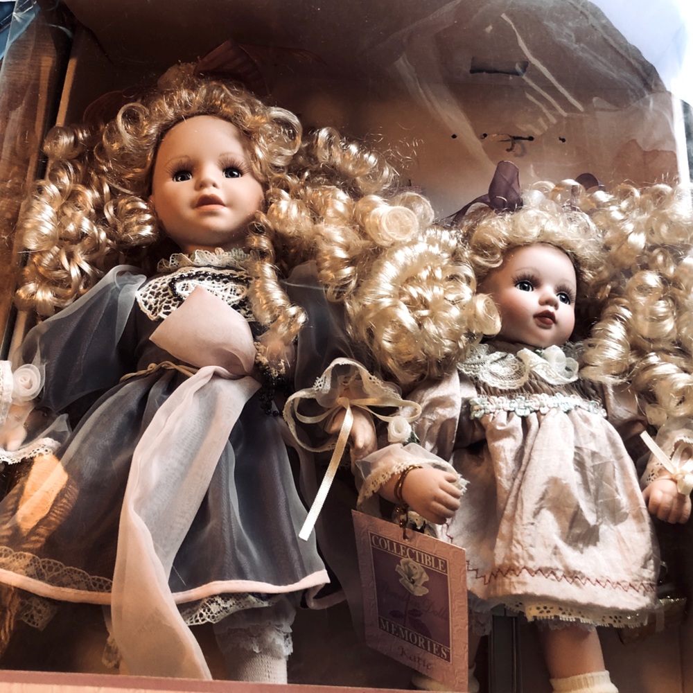 New in box Collectible Memories Hand Crafted Porcelain Dolls. Amanda & Katie.